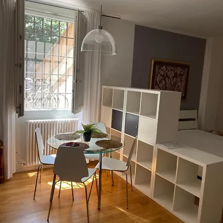 Massarenti Apartment *